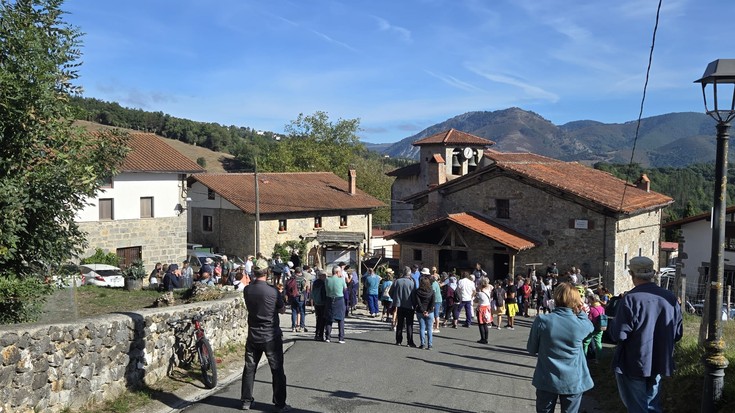 Giro ederrean ospatu zuten Araizko Kablearen Eguna