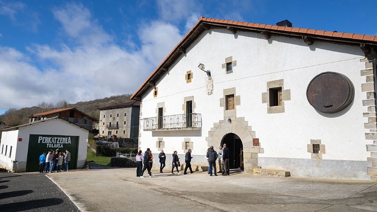 Urtarrilaren 17an eginen dute 2026ko Txotx irekiera Perkatzenea Sagardotegian