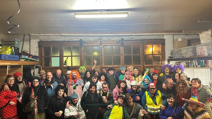 Urteko lehen inauteriek Uitziko kaleak alaitu dituzte