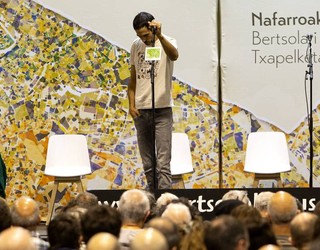 Julio Soto Nafarroako bertsolari txapelketako finalistarekin hitz egin dugu gaur goizean
