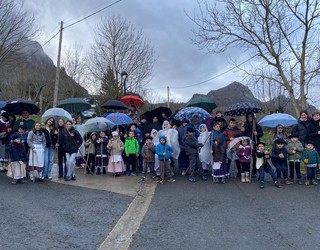 Santa Ageda bezpera, etxez etxe kantuan ibiltzeko eguna