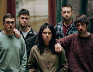 Burutik taldeak "Ipuinak" diska berria kaleratu du - Gaurkoan Asier Kapon taldekidea elkarrizketatu dugu