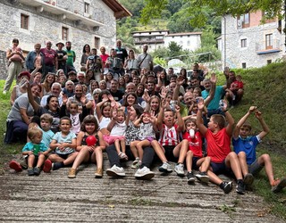 Festa ederrak eta jendetsuak ospatu zituzten Azpirotzen