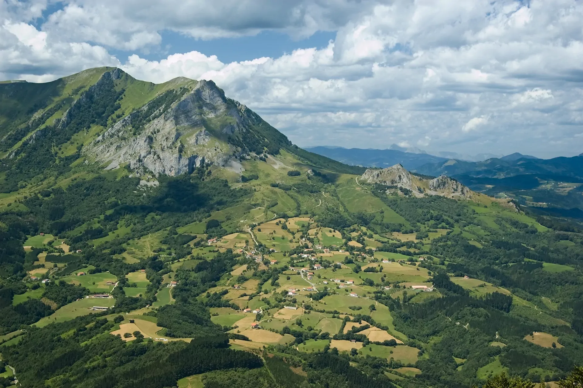 Araiztarren % 64 errazago moldatzen dira euskaraz erdaraz baino