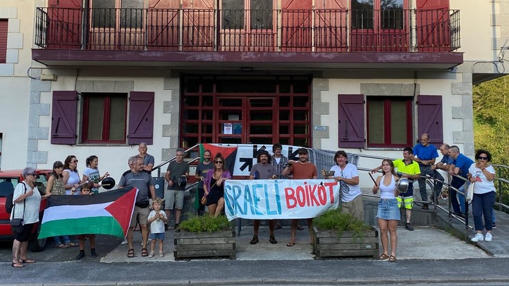 Palestinaren aldeko elkarretaratzeak egin dituzte Lekunberrin eta Araitzen