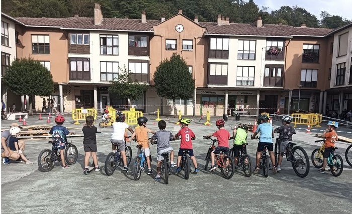 Pasa den ostiralean egun berezia ospatu zuten Lekunberrin
