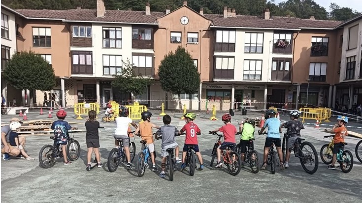 Pasa den ostiralean egun berezia ospatu zuten Lekunberrin