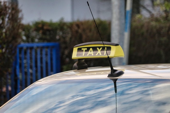 Larraungo Udalak taxi-lizentzia adjudikatzeko deialdia zabaldu du