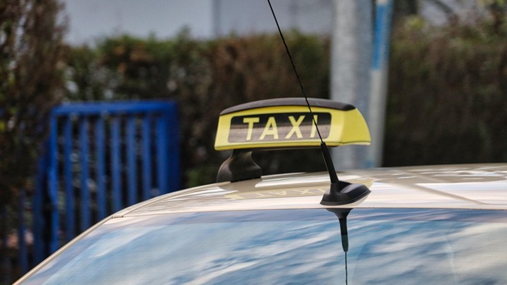 Larraungo Udalak taxi-lizentzia adjudikatzeko deialdia zabaldu du