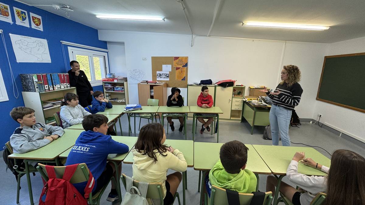 Atzo kazetaritza tailerra  izan zen Araxes ikastetxean
