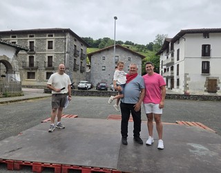 [ARGAZKIAK] Giro ederra izan dute Araitz eta Beteluko Egunean