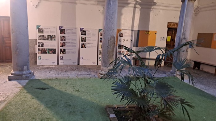 ‘Geuretik Sortuak’ erakusketa Beteluko Udaletxean