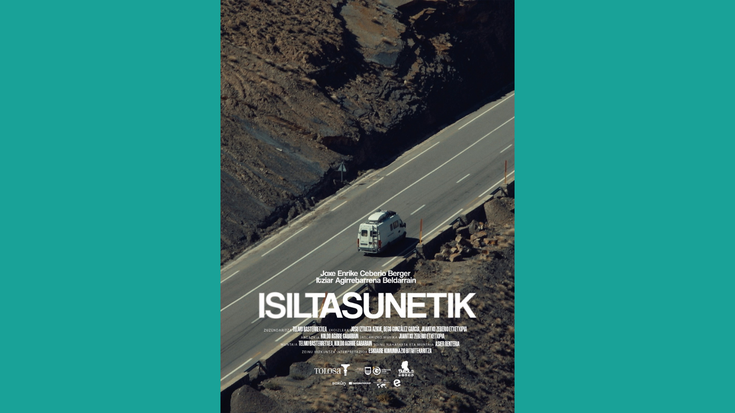 "Isiltasunetik" dokumentala eskeiniko dute Uztegin