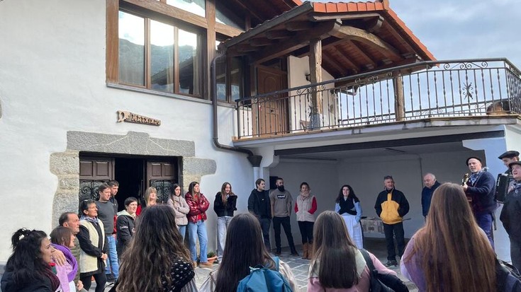 Ederrak izan dira aurtengo Gaintzako Allandoak ere