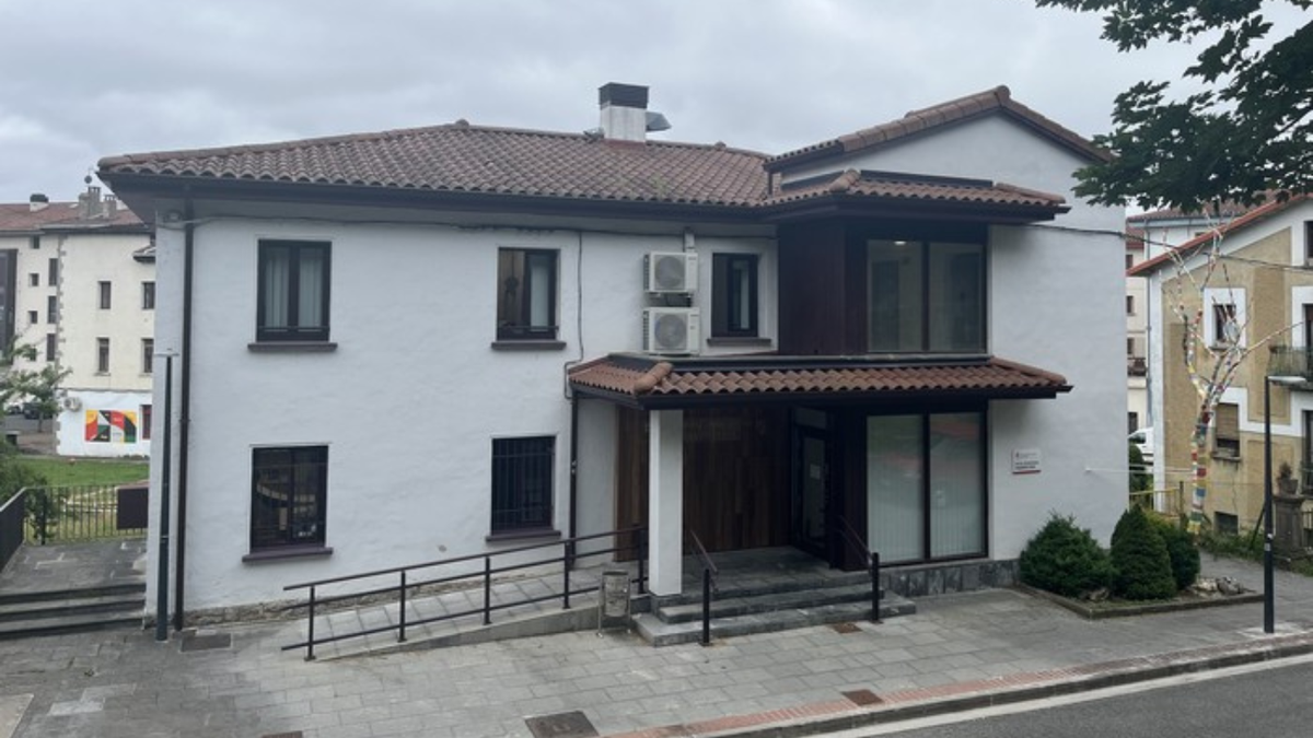 Pediatra zerbitzuaren inguruko bilera irekia eginen dute ostiralean Lekunberriko udaletxean