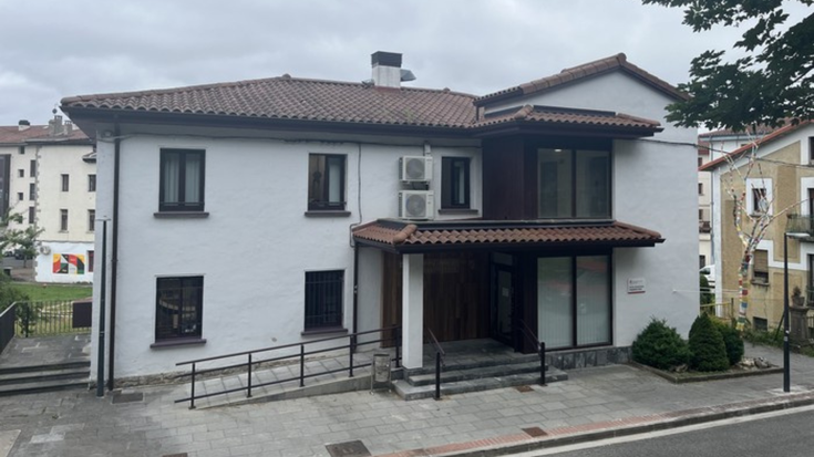 Pediatra zerbitzuaren inguruko bilera irekia eginen dute ostiralean Lekunberriko udaletxean