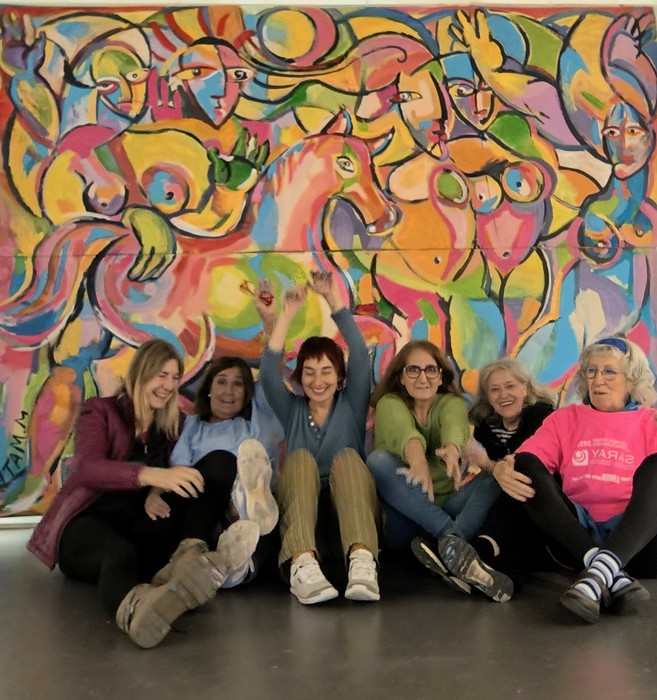 ‘Basatiak’ izeneko horma-irudi kolektiboa Plazaola Kirolgunean ikusgai dago