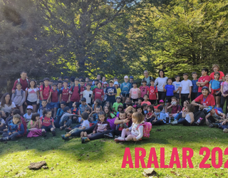 Araxes Ikastetxeko ikasleak Aralarren