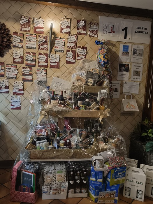 Urteroko zozketa ederra antolatu du Larraun Pilota Elkarteak