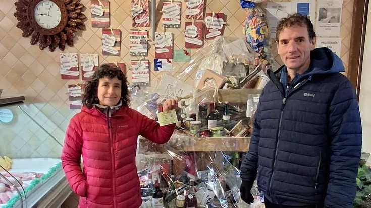 Etxarri Sánchez familia izan da Larraun Pilota Elkarteko saski erraldoiaren  irabazlea