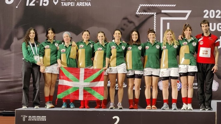 Bi zilar eta brontze bat lortu dituzte etxeko tiratzaileek Munduko Txapelketan