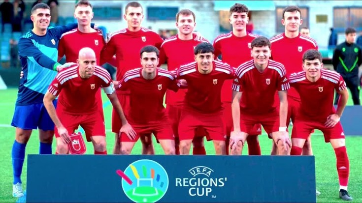 Bingen Begiristain izan dugu goizean irratian. Beti Kozkorreko jokalaria eta Nafar selekzioaren garaipen historikoaren golegilea