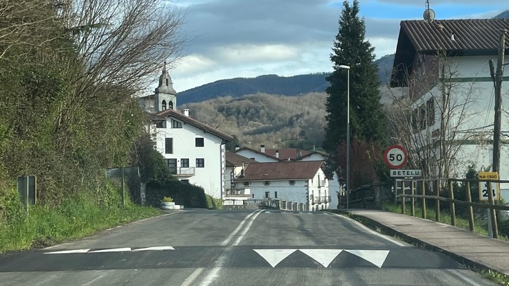 Beteluko errepidean goragune berriak jarri dituzte