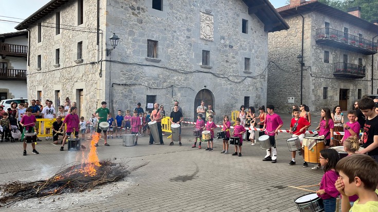 Herritarren giro ona Lekunberrin San Juan bezperan