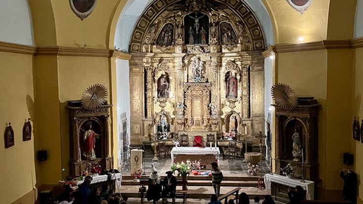 Aldaztarrek abesten egin zieten harrera Mari Domingi eta Olentzerori