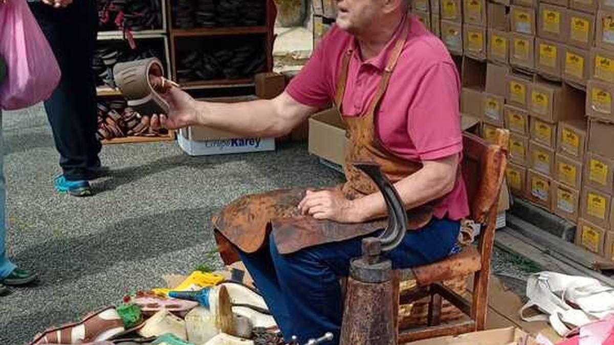 Arriben abiatu da Mendialdeko Azoka Ibiltaria