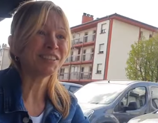 "Nik ere xaxatzen ditut euskaraz jarrai dezaten"