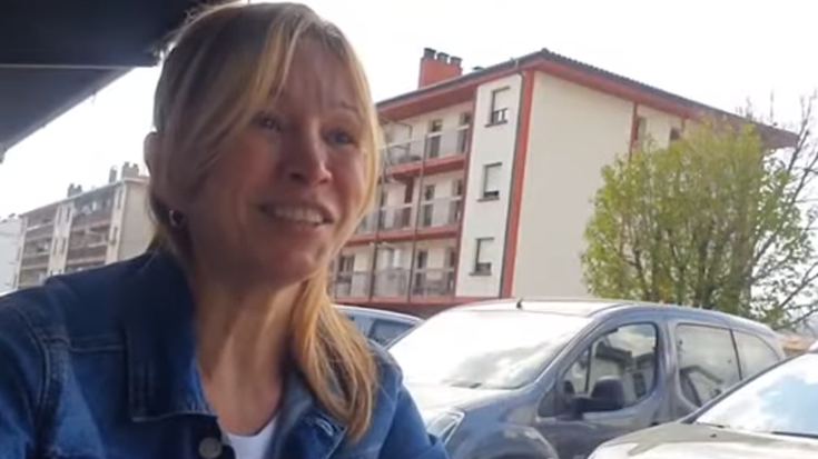 "Nik ere xaxatzen ditut euskaraz jarrai dezaten"