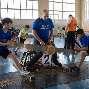 'Zulotik mundura' :Maha-ingurua ibarreko kirolari ezberdinekin