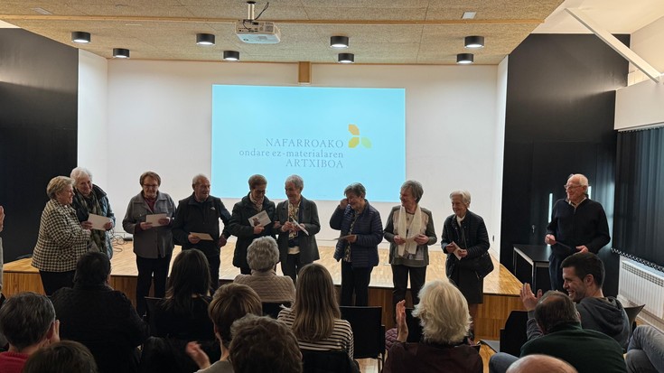 Larraungo memoriak bizirik dirau herritarren ahotsari esker