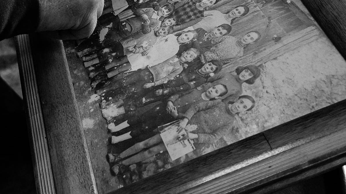 80+: Begi berriekin begiratu bide berriak aurkitzeko