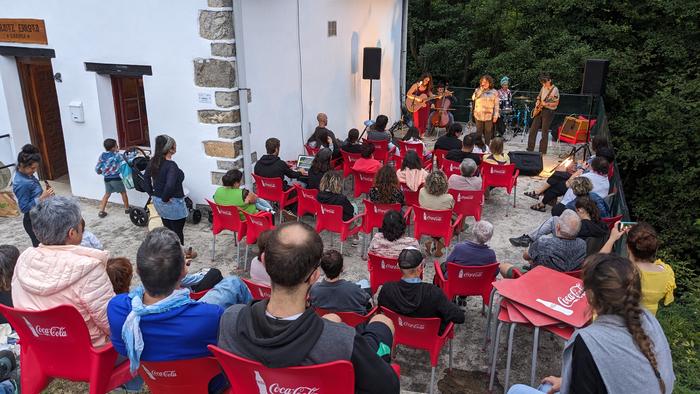 Madame Birrotsen kontzertu goxoa Intzako Araitz-Errotaren terrazan