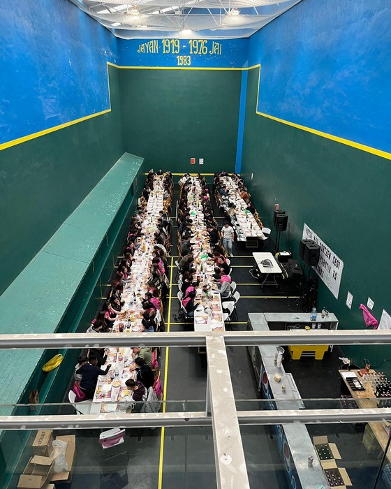 Elkarrekin bazkaltzeko bildu dira eskualdeko kintoak