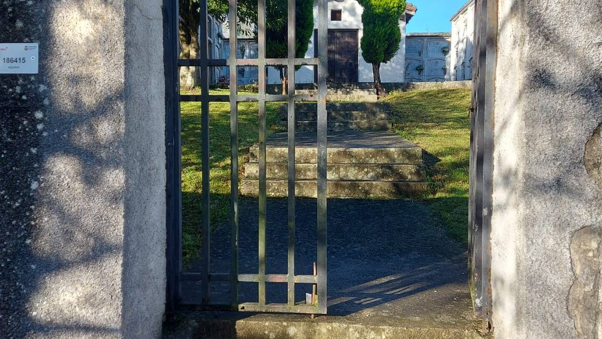 Tradizioa, auzolana eta kudeaketa profesionala ezinbestekoak dira Araitz eta Beteluko hilerrietan