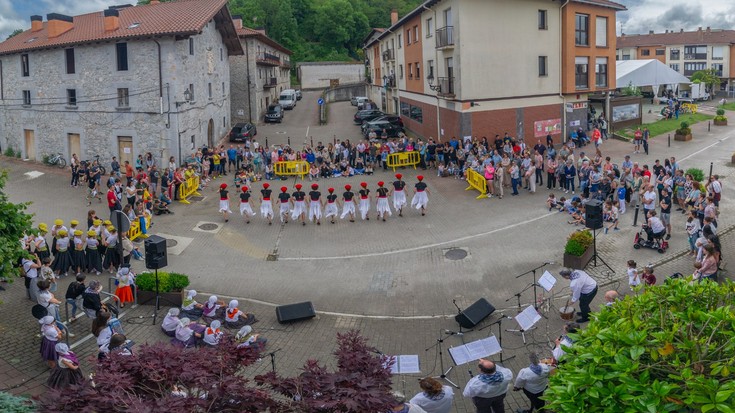 Gaur amaituko da Larraungo Eguneko bazkarirako txartelak erosteko epea